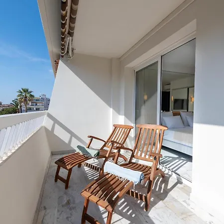 Spacious 1-br With Terrace Heart Of