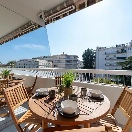 Spacious 1-br With Terrace Heart Of