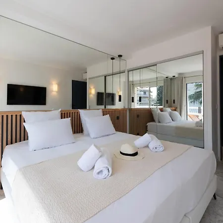 Spacious 1-br With Terrace Heart Of דירה