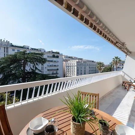 דירה Spacious 1-br With Terrace Heart Of