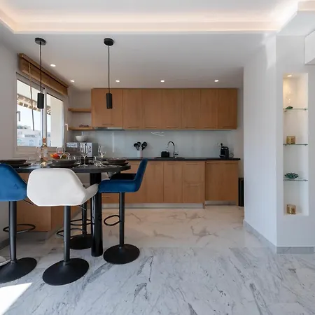 Spacious 1-br With Terrace Heart Of דירה *