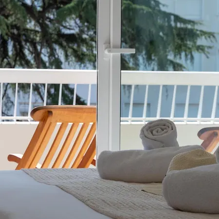 Spacious 1-br With Terrace Heart Of קאן